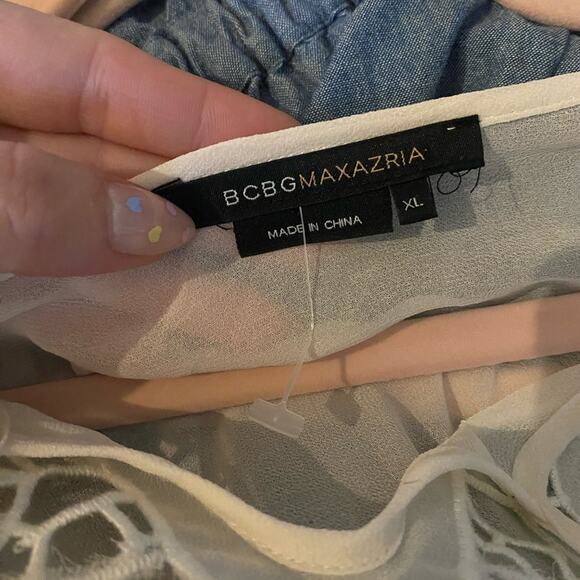 BCBGeneration sheer boho too with embroidery accent - Picture 6 of 8